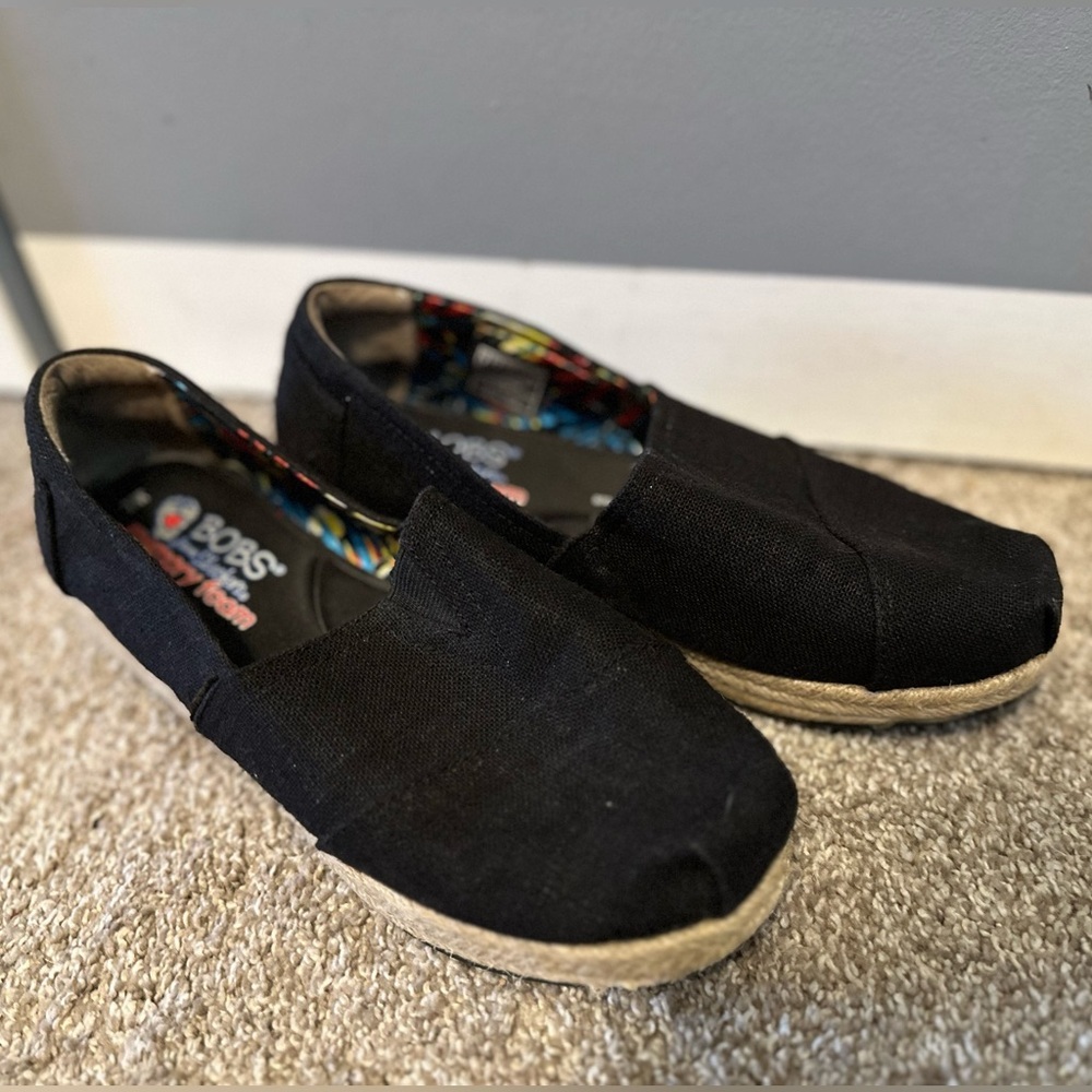 BOBS - Skechers - Women’s Black Wedges (Size 7)